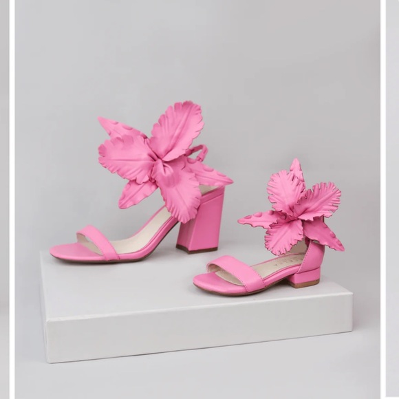 CECELIA NEW YORK Other - Cecelia New York Hibiscus Girl’s Heel/ Floral Sandals